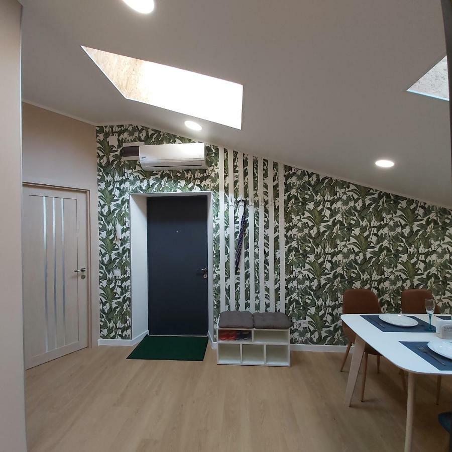 Two-Bedroom Apartment Near Forum Lviv Exteriör bild