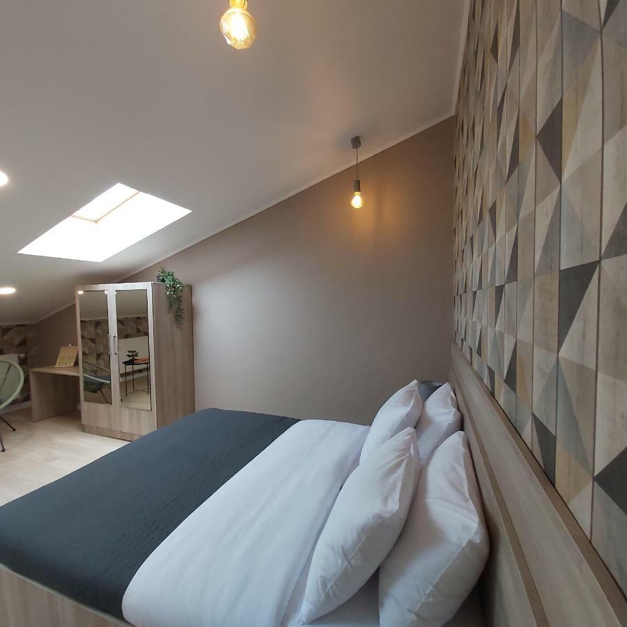 Two-Bedroom Apartment Near Forum Lviv Exteriör bild