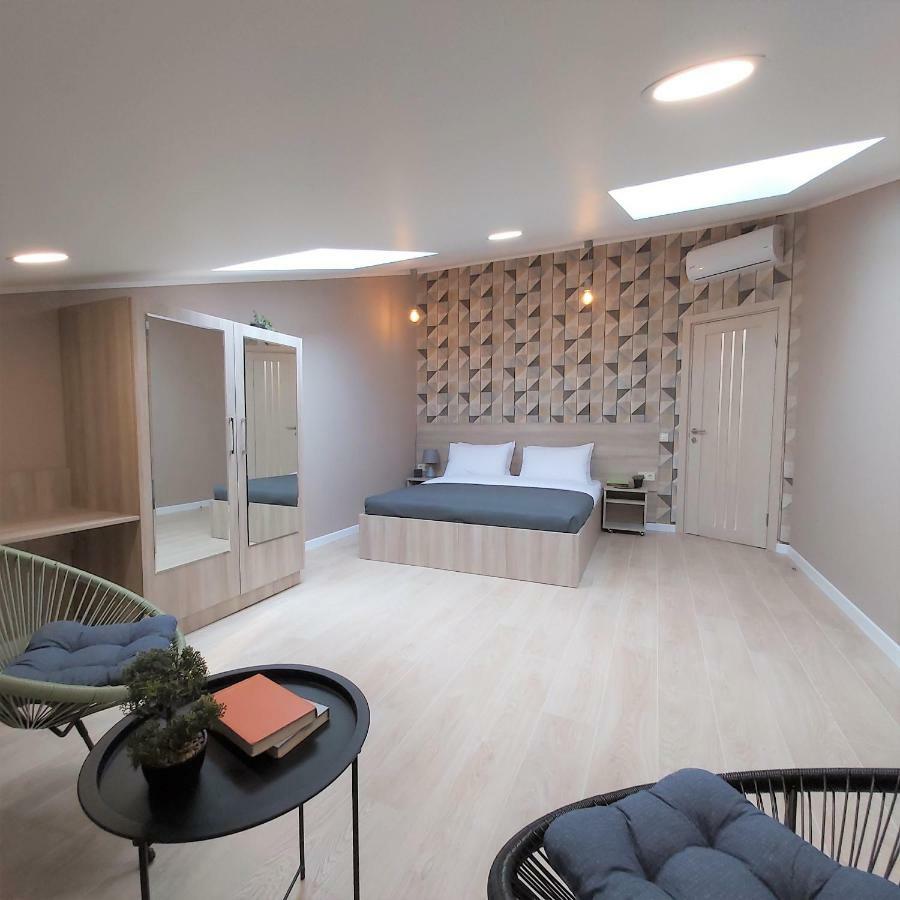 Two-Bedroom Apartment Near Forum Lviv Exteriör bild